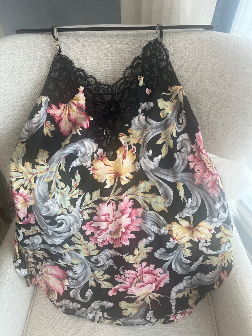 Gorgeous Floral Natori Nightgown Size L